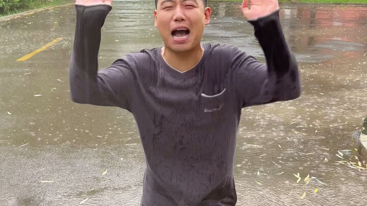 瓜6的路人视角，我终于知道她为什么会摔倒了！