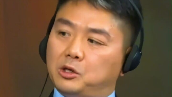 When asked by a reporter if he still keeps in touch with his former poor friends, Liu Qiangdong's re