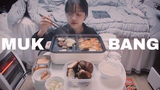 🌙TÁM CHUYỆN ĐẦU NĂM + MUKBANG LẨU HẢI SẢN CAY | Ly Nguyễn