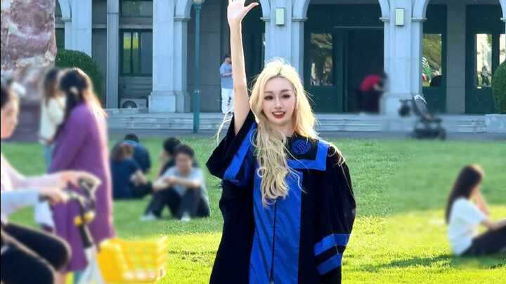 Using the world of a second reunion to film a graduation transition at Renmin University