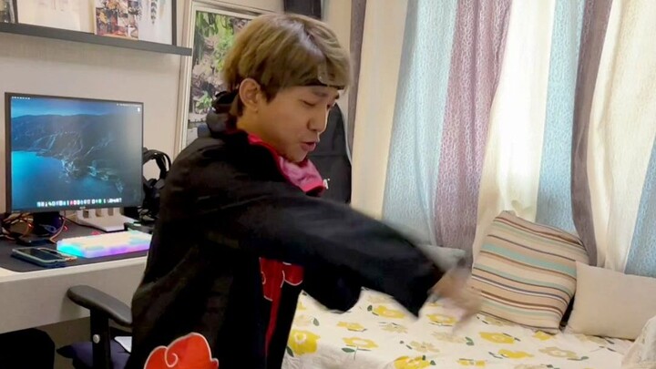 الـ"كوسبلاي النهائي" لصديقها، وهو يعبّر عن شعوره بالضجر والملل