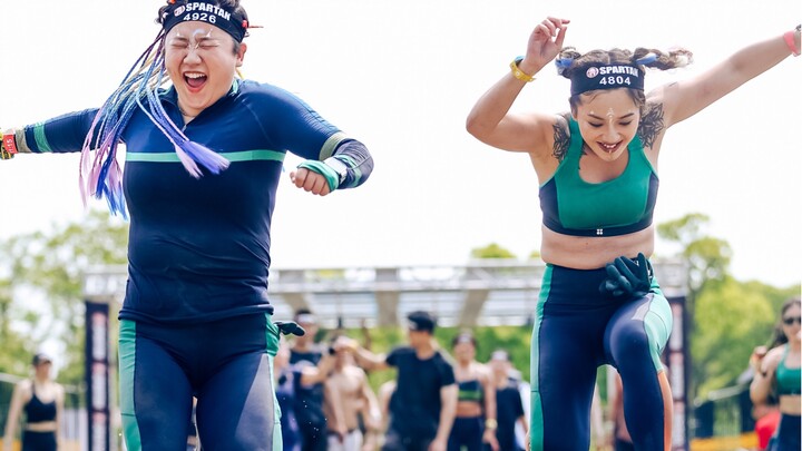 A 72.5-kg plus-size girl bravely takes on the Spartan Race—inspirational or just a joke?
