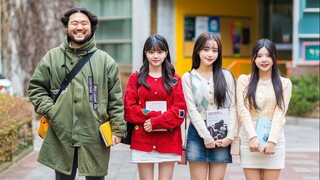 Hidup bersama dengan tiga wanita cantik!