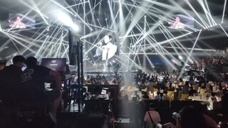 “前线同事说：全场50多首歌，肖战一出来，真顶流来了”又一位业内分享～