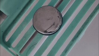 我寻思这不锈钢肥皂还带个防滑胶圈呢