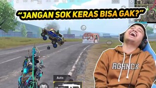 DIBACOTIN RANDOM, BELUM TAU DIA LAGI MABAR SAMA SIAPA