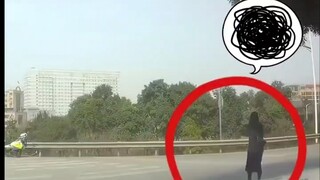 This car drives... so scary!