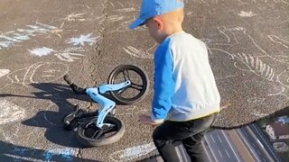 Rasakan dunia aneh dalam pikiran seniman efek khusus Janusz Ronki