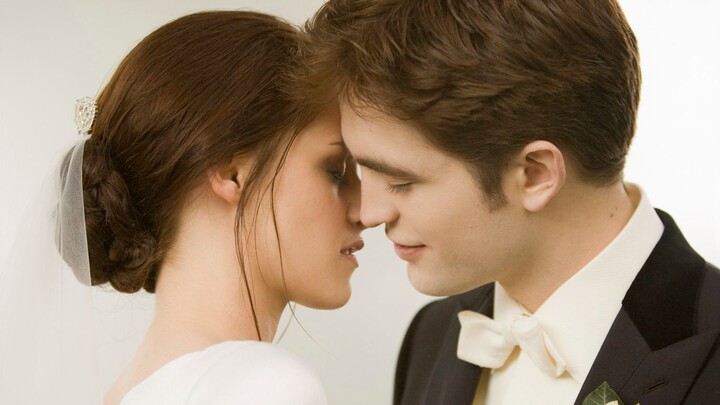 "ดวงอาทิตย์คือยามเช้า ดวงจันทร์คือยามเย็น และคุณคือยามเช้าและยามเย็น" | The Twilight Saga