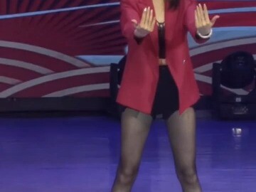 Who has the most beautiful legs in Changchun? + Yongle Wenwen's long legs + #PerformanceScene