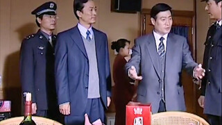 The secretary secretly visited the hotel and found that government executives had internal rooms