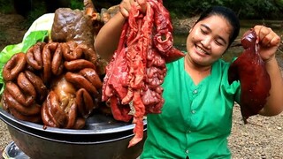 Cooking Curry Pig Intestine Recipe with Spices - Cooking life