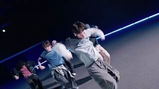 TWS "Head Shoulders Knees Toes" Dance Practice
