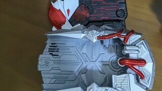 亚克千联动灭绝驱动器，还挺搭的