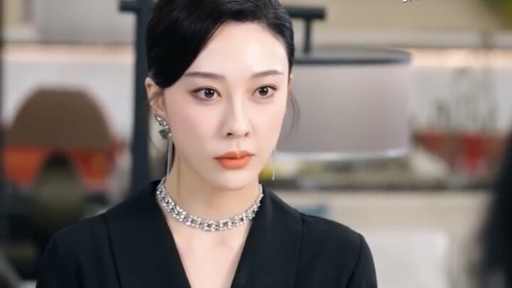 ลูกเขยมหาเศรษฐีปลอมตัวขายบะหมี่ใช้ชี วิตเงียบๆ แต่กลับถูกครอบครัวเมียดูถูกไล่ พ้นบ้าน!