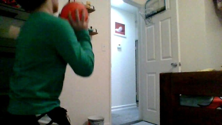 BoethePro Playing Basket Ball