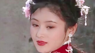 现在的主角都披头散发，真的很难能看到五颜六色的簪花造型了！