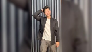 Một chiếc áo mặc như chủ tịch nhưng giá lại học sinh