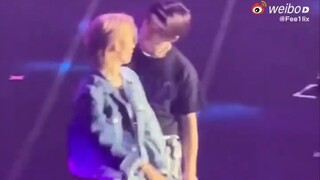 「李旻浩李龙馥」猫猫racha版两人三足哈哈哈好可爱李龙馥像是被2哥哥提起来跑