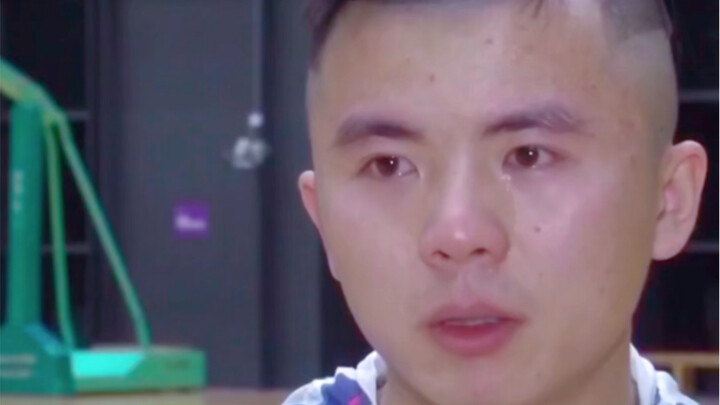 Sự kiên trì truyền cảm hứng nhất: Nhờ kiên trì lau sàn, anh đã kiếm được mức lương 200.000 nhân dân 