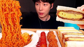 [Mukbang] Ăn mì cay, xúc xích, bánh sandwich thịt heo và trứng gà