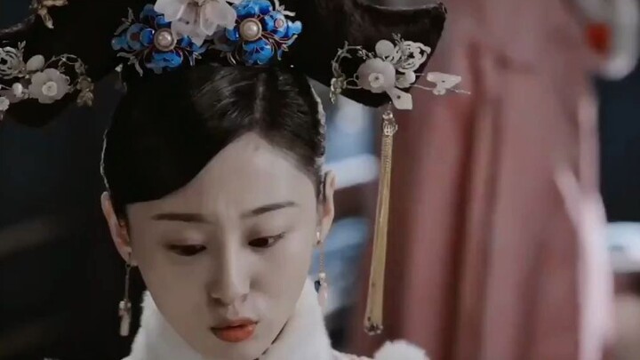 แม้บรรดาสนมในวังจะสูงศักดิ์เพียงใด แต่พู่ห้อยก็ใส่ได้เพียงข้างเดียวเท่านั้น ส่วนองค์หญิงรัชทายาทเมื่