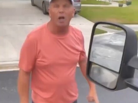 Jarang sekali ada kakak laki-laki yang begitu terkendali seperti di Florida