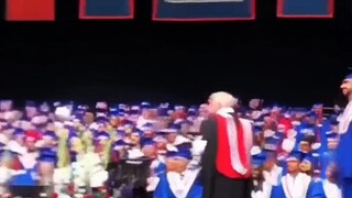 هذا ينبغي أن يكون من أفضل المدراء.