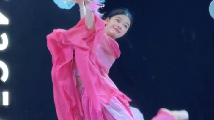 The battle suit is so sexy! "Light Rain" fan dance extended version