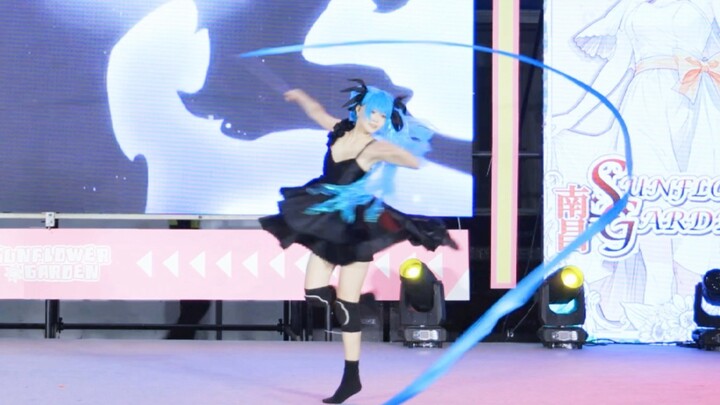 【Rulin】Maukah kamu terjun bersamaku ke dasar lautan dalam? “Gadis Laut Dalam” – Cover Dance Cosplay 