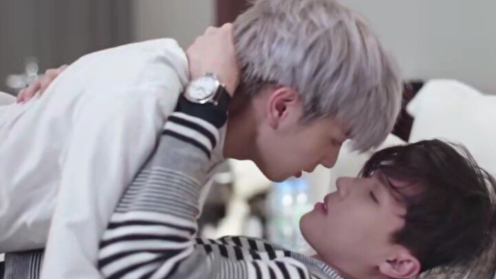 [The Moment I Need You] Bottom Is Drunk And Asks Top To Sleep With Him
