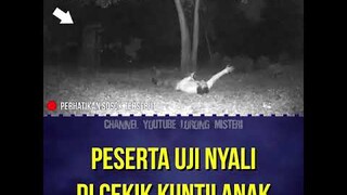 PRIA INI DI CEKIK KUNTILANAK #shorts