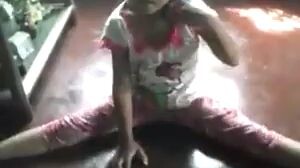 Batang Acrobatic na marunong magsplit at pretzel position whahaha lambot ng katawan yarn 😅😂🤣✌️