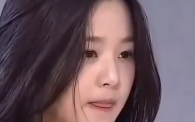 Jang Won-young wins the center position with just one wink!