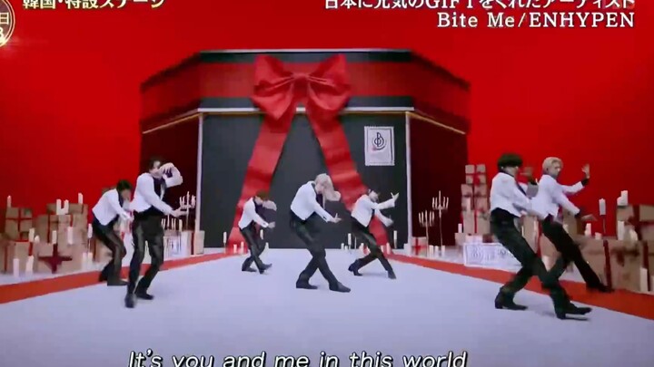 Hóa ra không có vũ công phụ họa, sau khi chỉnh lại vũ đạo thì đoạn này đẹp đến vậy! Có thể nhìn rõ b