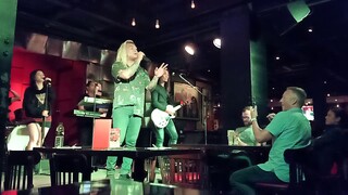 Bohemian Rhapsody covers by Filipino band @Hard rock Thailand #traveltour
