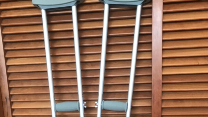 Thấy hoa rải đầy đất, nhất định đừng dẫm lên nhé…