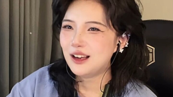 عاوز تشوف؟ مش هديك!