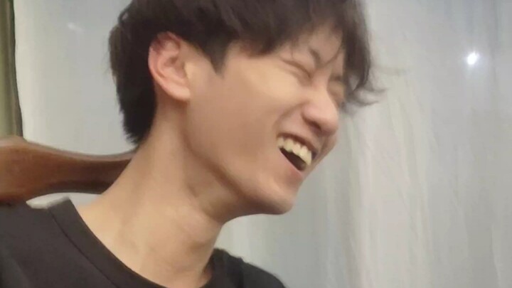 เพื่อนบอกว่าเขาชอบอีวานเกเลียนมาก
