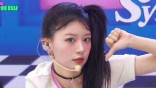 กลับมาใส่ชุดสุดแซ่บอีกแล้ว! วงเกิร์ลกรุ๊ปน้องใหม่ HYBE ILLIT โชว์เพลง "Lucky Girl Syndrome" 240423