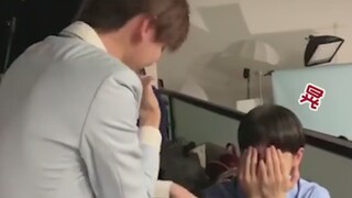 هل نمط التعامل بين تشو تشين نان ويان شي جيا من فرقة R1SE لطيف للغاية؟