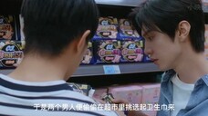 女生出门在外意外来大姨妈,大哥哥的一系列举动好暖心