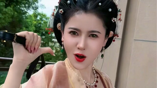 起猛了，看到女儿国国王跳DJ了。