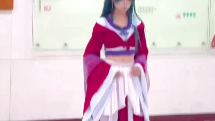 Gadis 16 Tahun Malah Naik ke Panggung, Kucing Menari di Bawah Cahaya Bulan