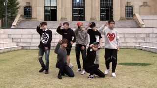 Kang Kang, tôi lại tìm thấy bảo bối gì hay ho đây #BTS Bangtan Boys