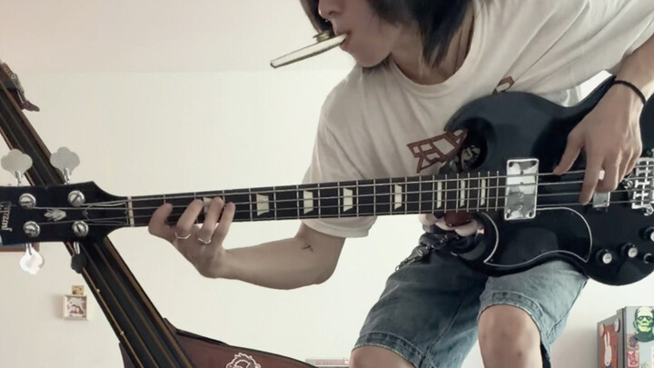 Tôi là một tay bass ba quãng tám lắm mồm