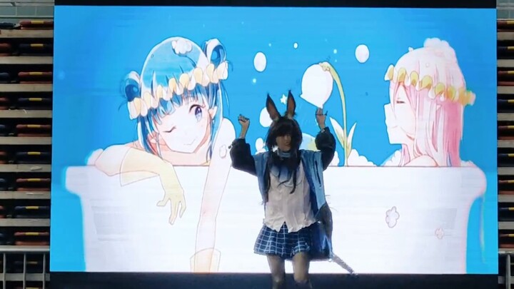 แน่นอนว่า Amiya จะต้องเต้นกระต่ายในงาน Year of the Rabbit Comic Con แน่ๆ!