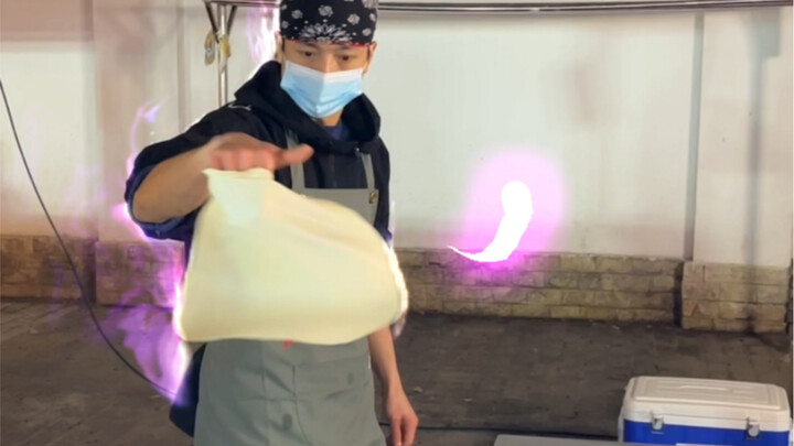 转阴之后立马去炫真正的榴莲飞饼！老板技术好牛 25花的值耶～