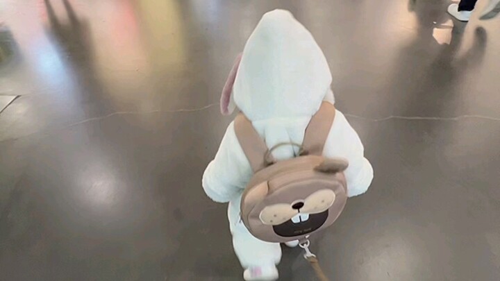 Let's have a tiny, tiny gas can—it's so cute!