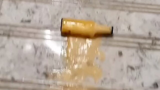 Super stress-relieving bottle smashing! [Don’t come with obsessive-compulsive disorder]